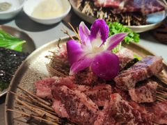 -围炉肉舍•炭烤活鳗•丹东海鲜烤肉(步行街店)