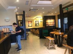 大堂-星巴克臻选(威海威高广场店)