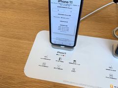 -Apple零售店(华贸购物中心店)