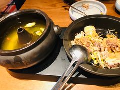 -云海肴·汽锅鸡·云南菜(天山百盛优客店)