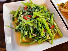 -Green Tree Rest. & Pub