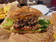 芝士培根和牛汉堡-漪龙台·B26 Rooftop Lounge