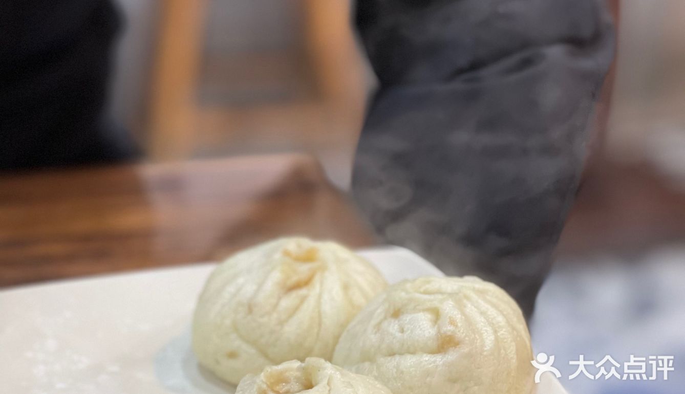 可以要一次性筷子 包子巨多肉 很香