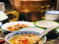 -沪小二炭火蛙锅(淮海中路美食不夜城店)