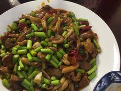 -余杨鸭鸭餐厅