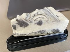 黑芝麻大理石切片蛋糕-多乐之日(富力城店)