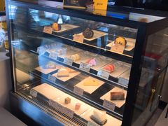 面包甜点陈列柜-麦当劳(百利广场店)