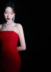 点击看大图 -Renee芮亦婚纱