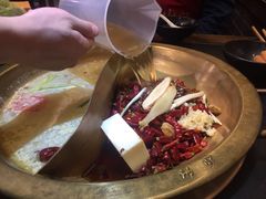 -沸炉重庆老火锅(军事博物馆店)