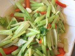-石磨豆花家常菜·牦牛排土火锅
