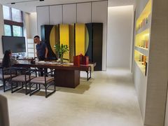 -华致酒行(沈砖公路店)