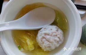 Clear Soup Braised Gaozhou Cabbage with Sea Bass Meatballs