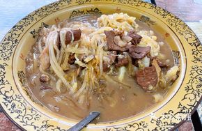 Stewed Pork with Pickled Cabbage and Vermicelli