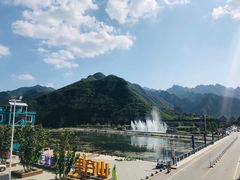 -百里峡七彩艺术小镇