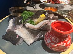 -草家酱蟹炭火烤肉店(珲春南路一店)