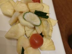 青柠檬拌菠萝-云海肴·汽锅鸡·云南菜(苏州中心店)