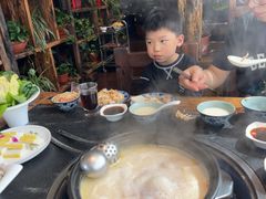 -大匠工房古船木艺术餐厅·猪肚鸡专门店(长白仙岛店)