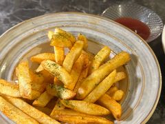 木姜子薯条-LESCEDARS Brasserie Bistro香柏树