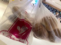 -白玉兰食品甜凤店(合生汇店)