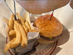 -BOURBON 玻本美式餐厅酒吧(虹桥新天地店)