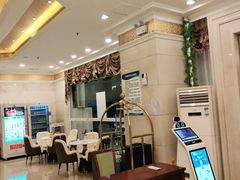 -维也纳酒店(罗湖口岸国贸东门店)