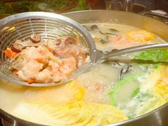 -尚尚仙·酸汤猪手·猪肚鸡火锅(华联万柳购物中心店)