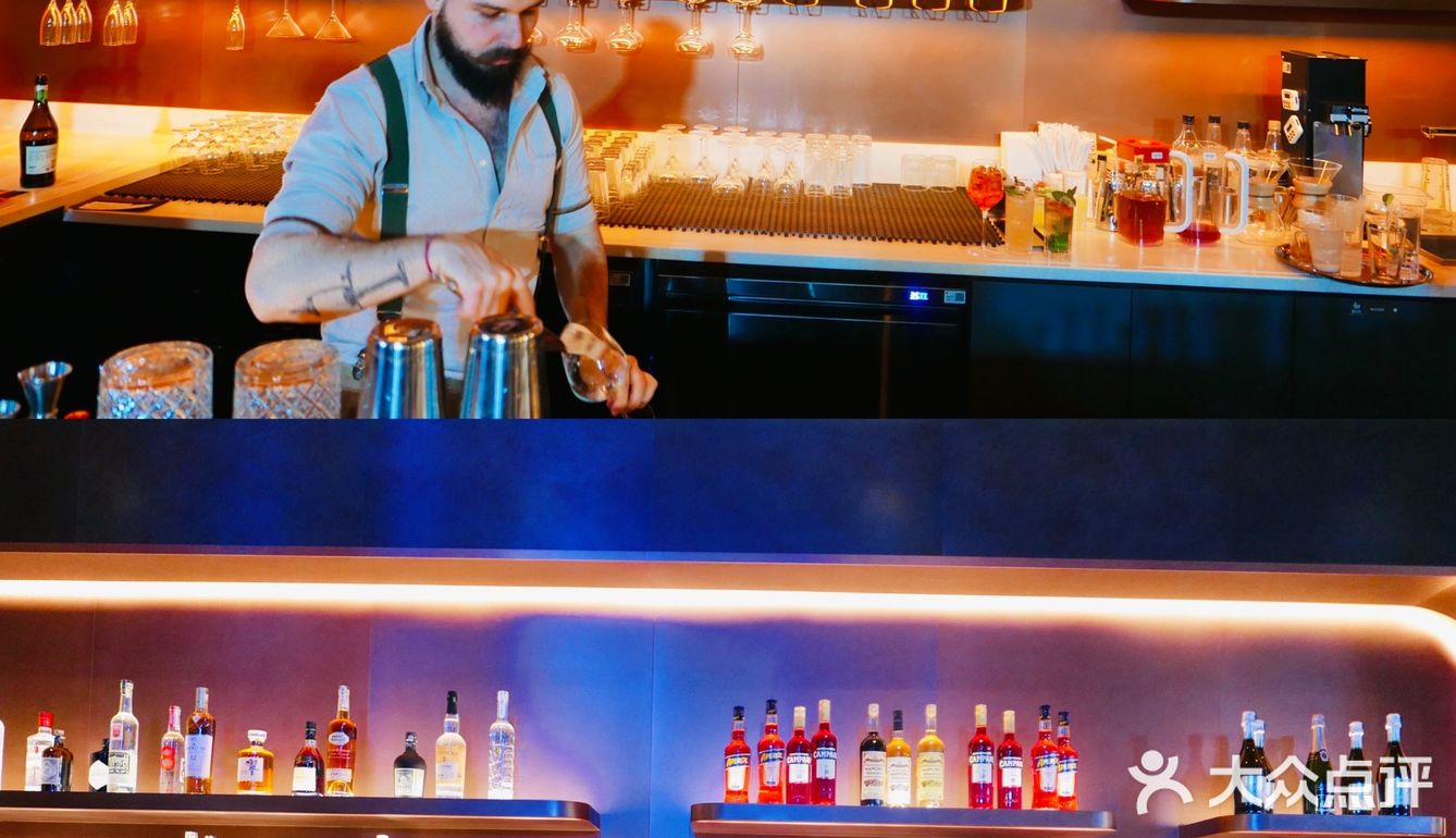 双面聚场日与夜|星巴克臻选咖啡酒坊