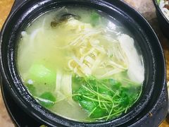-丽虹云南过桥米线(兴工街店)