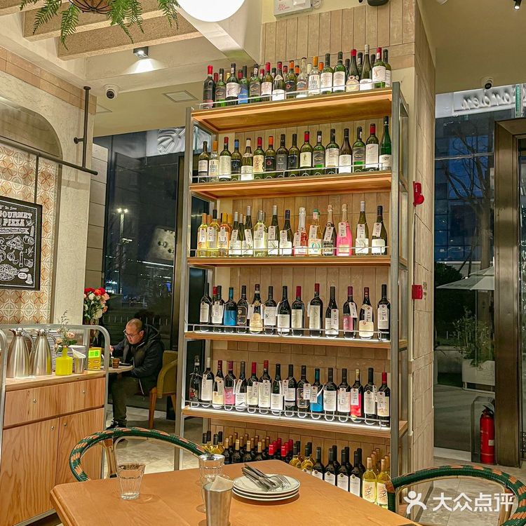 鲜花🌹咖啡☕️小蛋糕🍰K11超惬意西餐