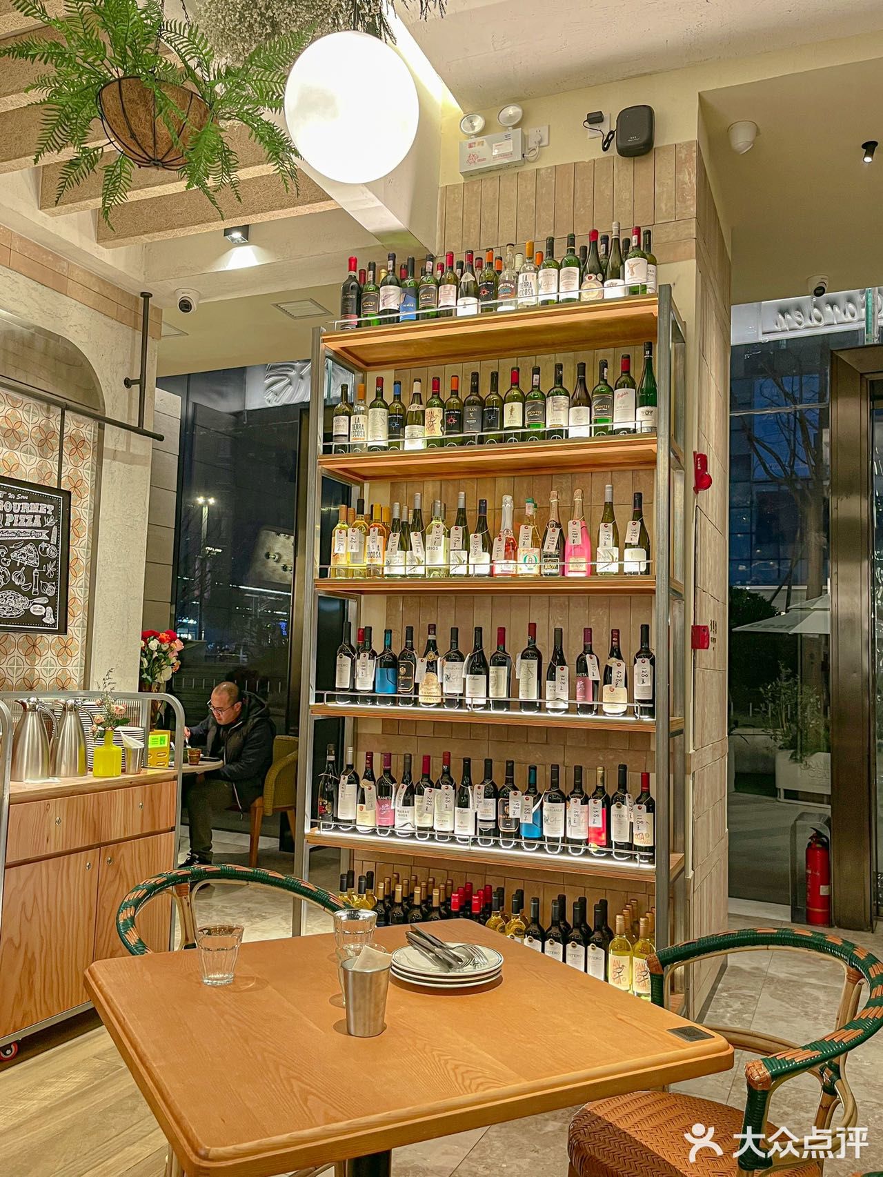 鲜花🌹咖啡☕️小蛋糕🍰K11超惬意西餐