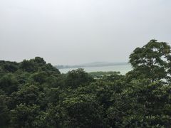 -亮河湾山庄