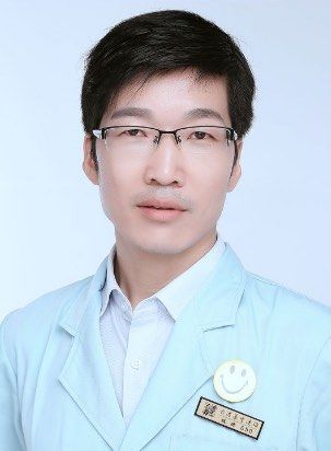 给大家推荐我们诊所的李医生