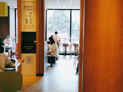 大堂-麦当劳(杭州西湖银泰百货店)
