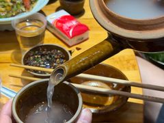 -苗阿哥酸汤牛肉火锅(体育场店)