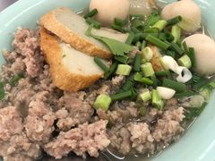 猪肉鱼蛋鱼饼原汤粿条-榮泰米粉湯(Left Shop)