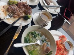 -大中华希尔顿酒店-念自助餐·嗨啤·小龙虾