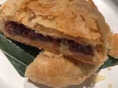 现烤玫瑰鲜花饼-云海肴·汽锅鸡·云南菜(高德置地店)