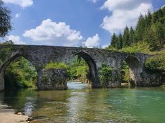 -高荡千年布依古寨旅游景区