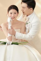 -喜爱高定婚纱摄影