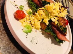 -HIGH FIVE哈福手工汉堡(桂林路店)