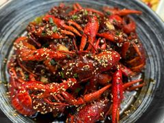 -肥肥虾庄·金牌油焖大虾(汉街SKP店)