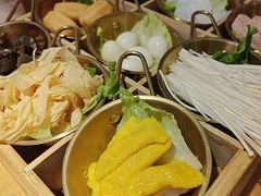 -三顾烤庐·烤鱼·烧烤·龙虾(奉贤店)