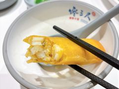 黄鱼蟹粉春卷-馋三尺蟹粉小笼(人民广场店)