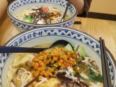 -蒙自源米线大王(信利城市广场店)