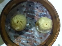 小笼包，实际有四个-稻香酒家·33年老字号·港式粤菜(富邦中心店)