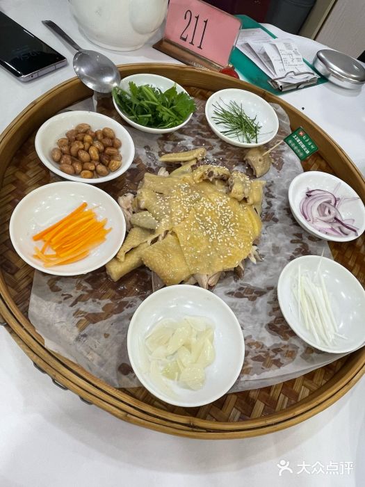 越秀渔村·35年老字号(盘福路店)风山水起捞鸡图片