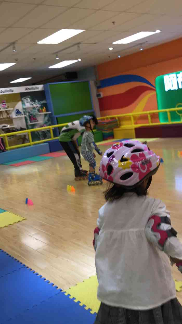 阿布溜溜轮滑(新洲永旺校区)