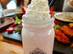 草莓酸奶思慕雪-I HOLIC艾豪丽披萨(KKone店)