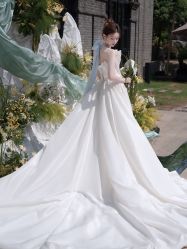 -艾米丽婚纱礼服