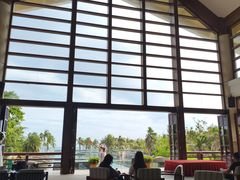 -亚龙湾喜来登·美景台大堂吧